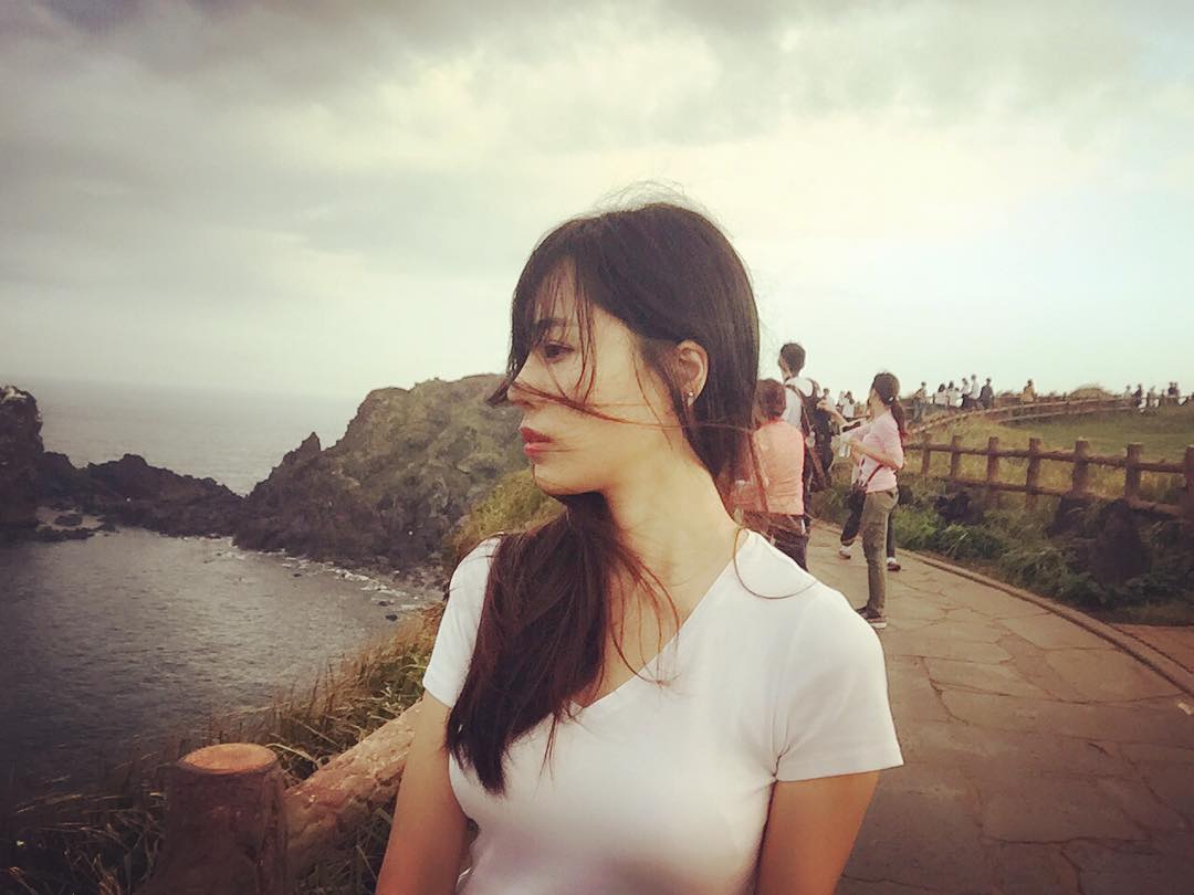 权贞妍- 中韩混血最美翻译私房照