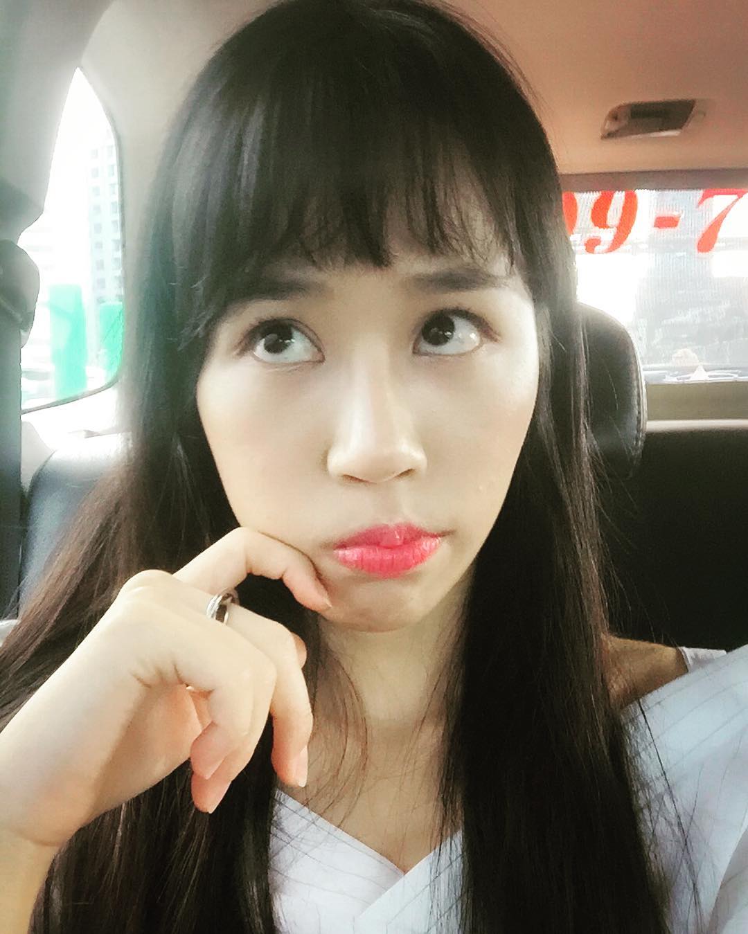 权贞妍- 中韩混血最美翻译私房照