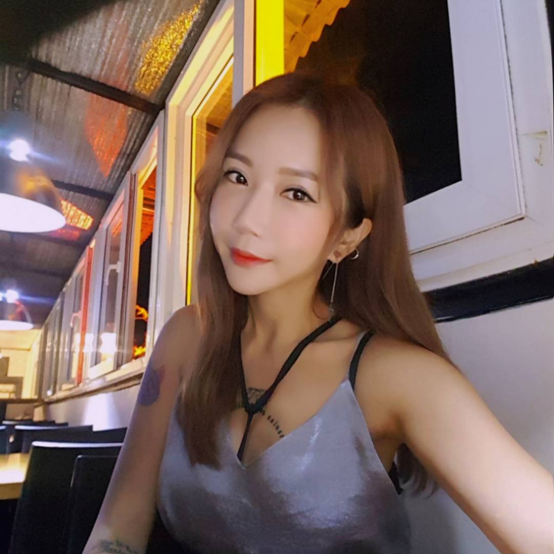 이승희- 小阿姨八字奶实在诱人