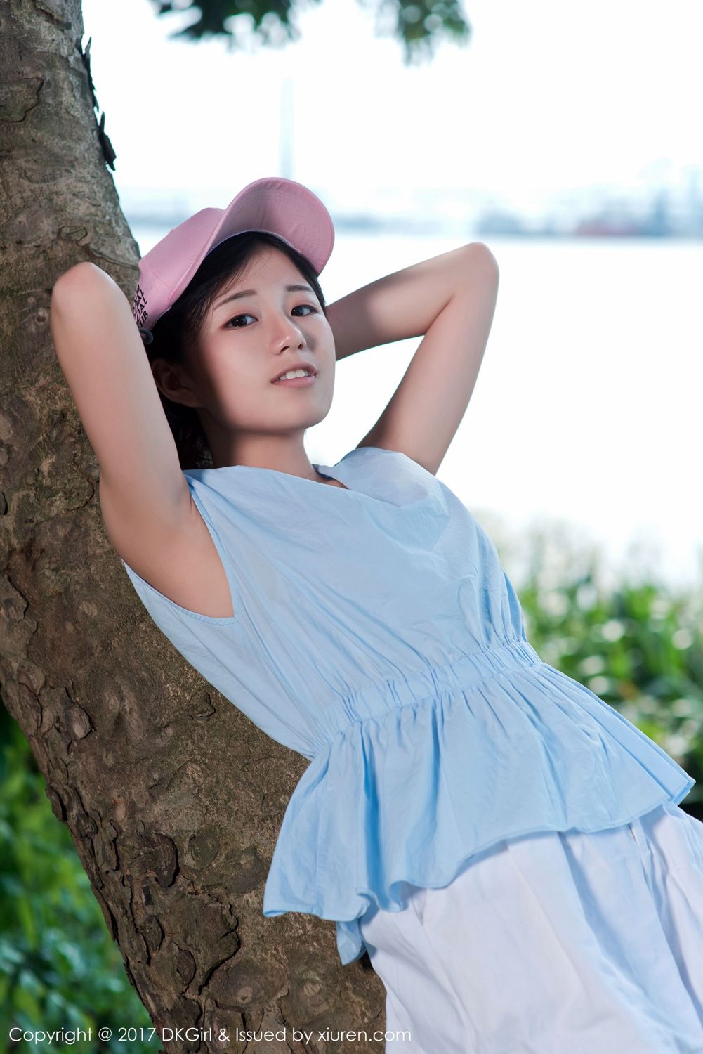 童颜美女仓井优香 户外露出江边场景