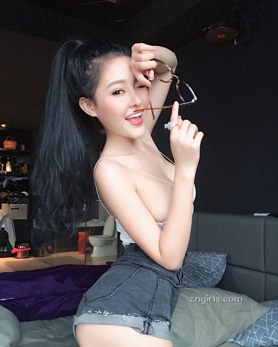 最正越南妹Ngan Pokemon 娃娃熊快掉下来了