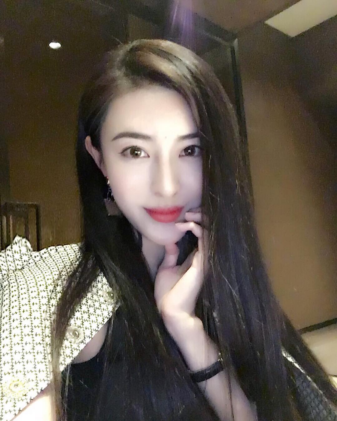 Jessica Hkusau- 气质美腿女神超正身材