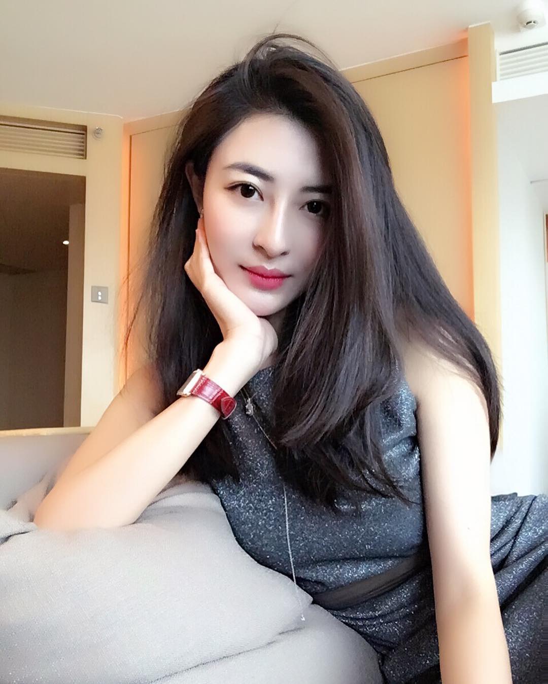 Jessica Hkusau- 气质美腿女神超正身材