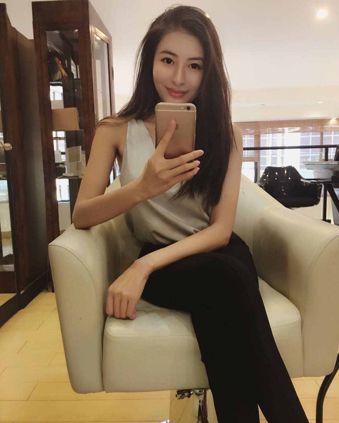 Jessica Hkusau- 气质美腿女神超正身材