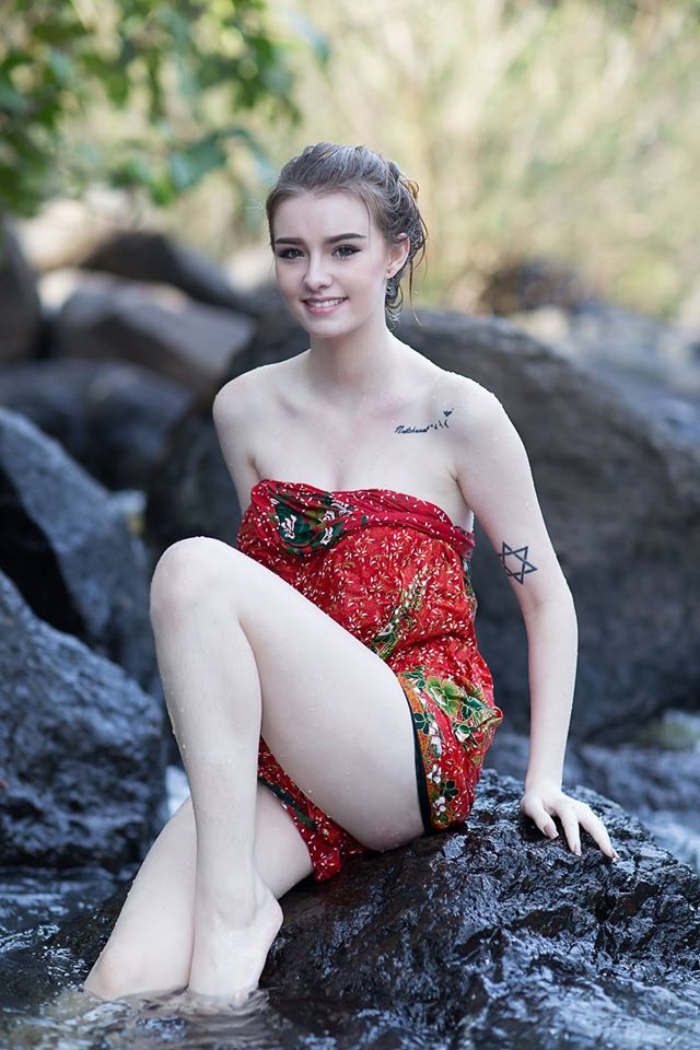 Jessie Vard- 超性感户外写真