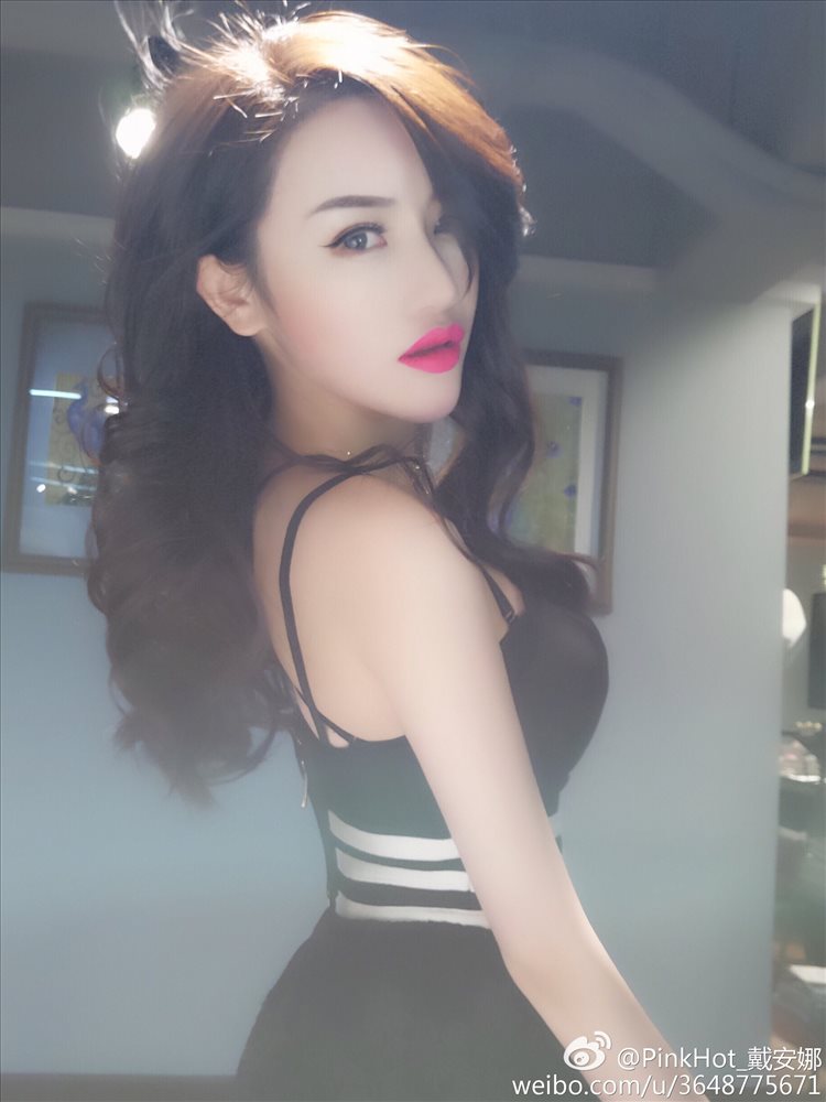 PinkHot戴安娜- 性感嫩模大尺度私房写真
