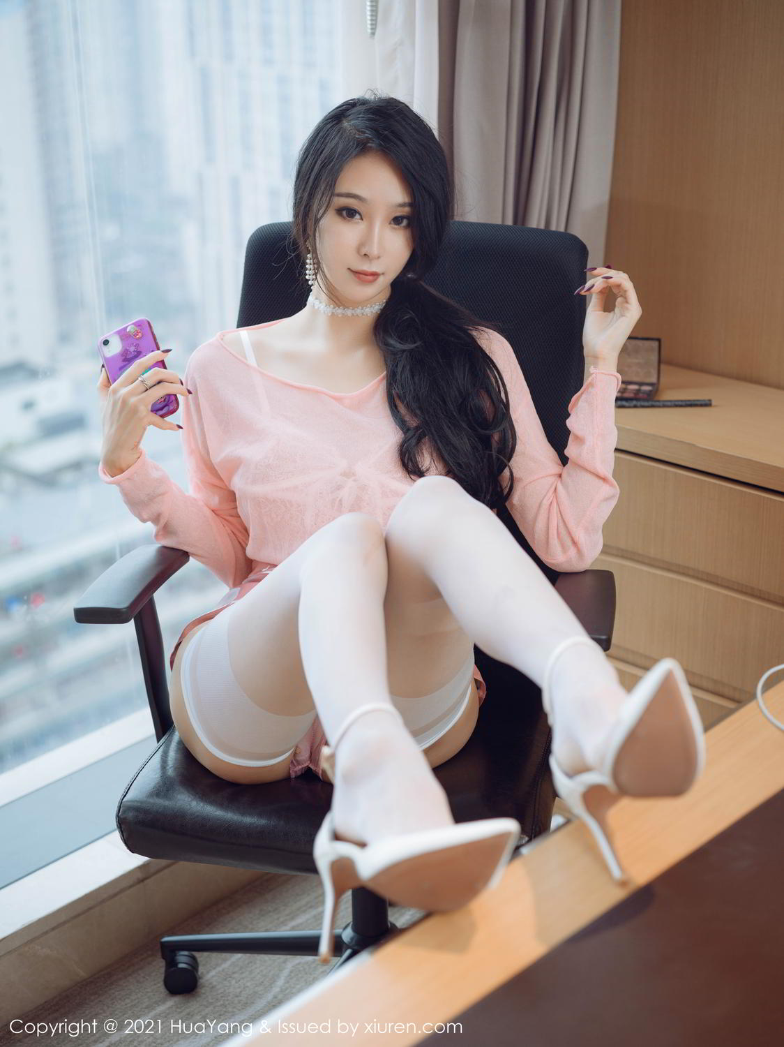 蓝夏Akasha娇艳欲滴 粉色娇媚多姿的服饰