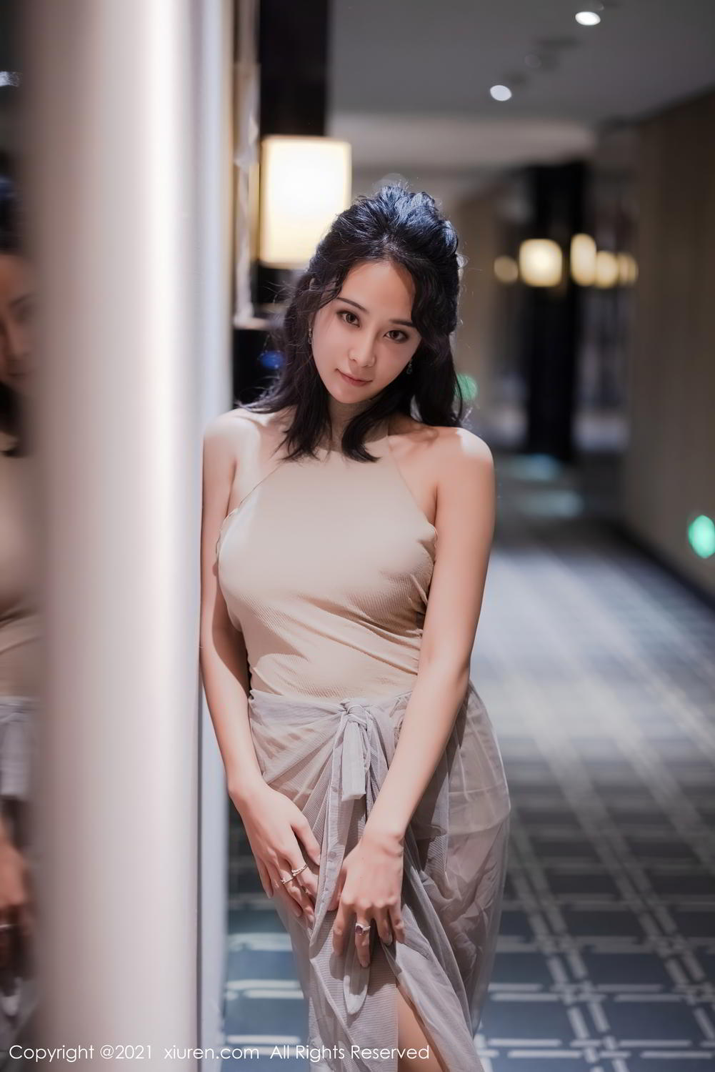 小姐姐蓝夏Akasha 轻透服饰凹凸动人