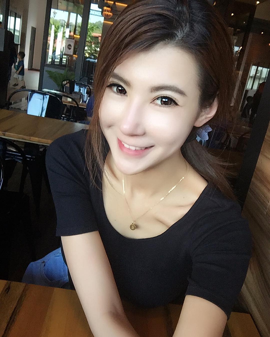 Joycelyn Kah- 韩系混血风美女私房照
