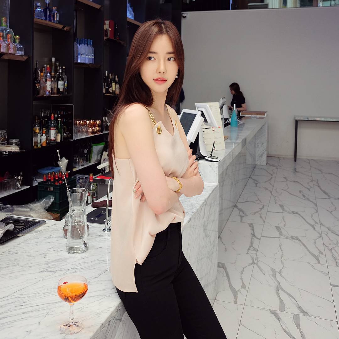 Ban Seo Jin- 南韩超正美腿模特儿