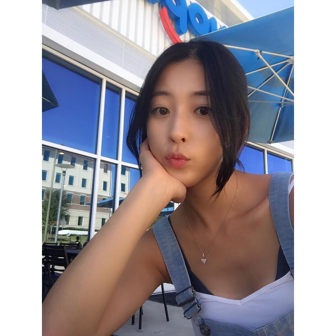 黄雅英(황아영)- 超性感御姐举手投足间的优雅