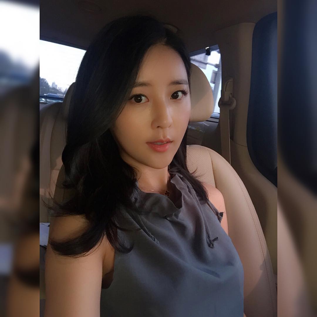 黄雅英(황아영)- 超性感御姐举手投足间的优雅