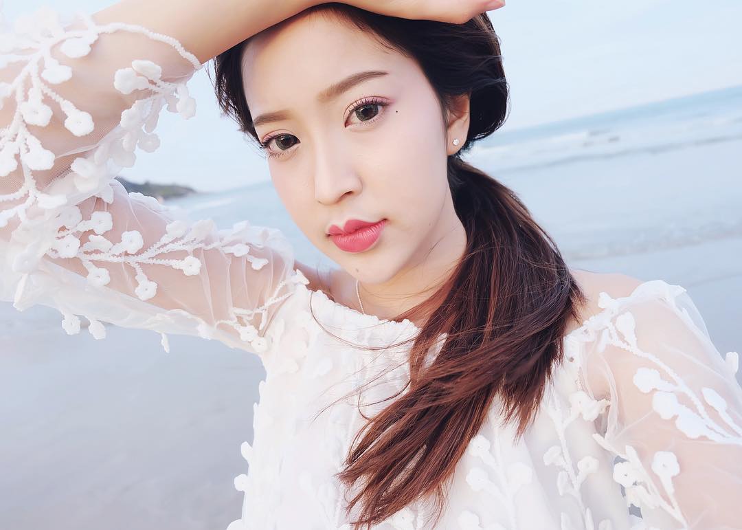 Pravewan Singhato- 泰国高颜值白皙美腿正妹
