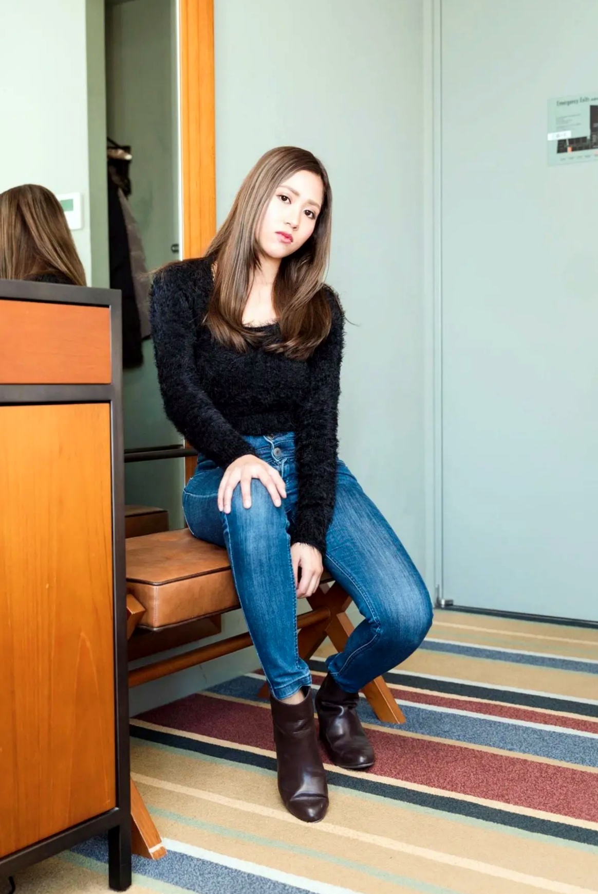 伊藤早由利 - 密室系列room.10:极致私房捆绑大尺度性感写真,甜美与野性交织的视觉盛宴