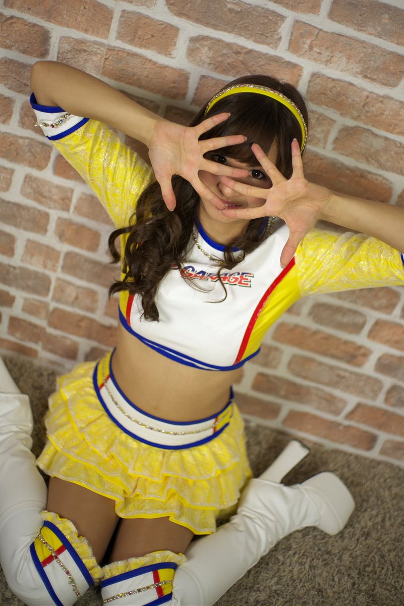 安田七奈- 甜心赛车女郎私房照