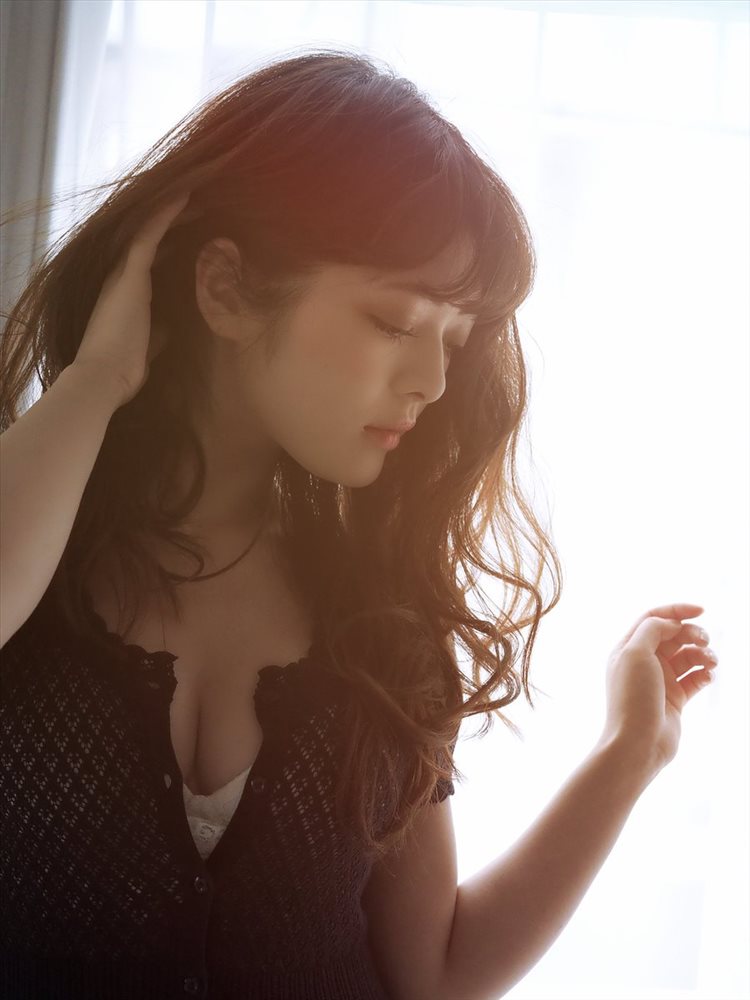 MEGMY- 日本美女理发师引注目