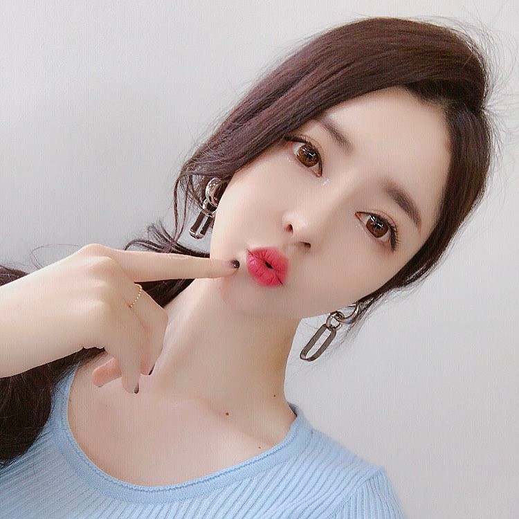 韩国网红홍서아比基尼戏水 俯视视角超犯规