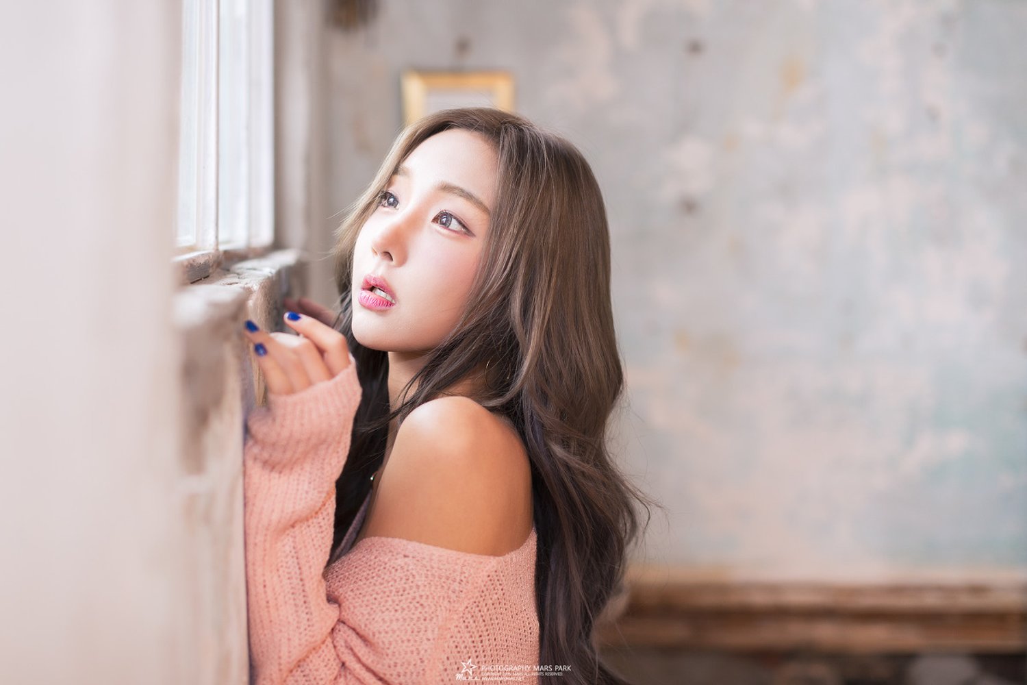 韩国美女Kim Mina 眼角美人痣倍撩人