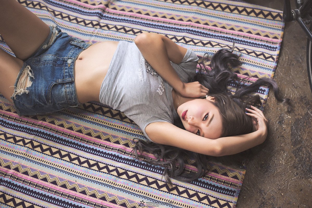韩国美女Kim Mina 眼角美人痣倍撩人