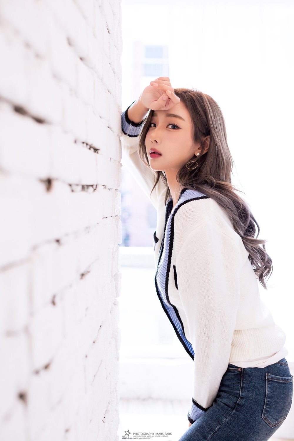 韩国美女Kim Mina 眼角美人痣倍撩人