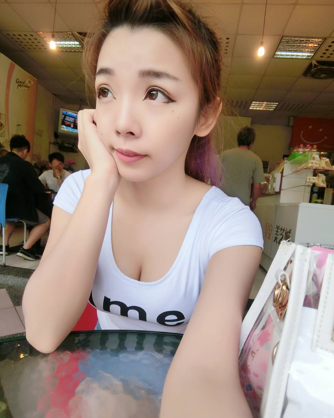 17女主播赵姿瑜Momo 童颜粉嫩私房照
