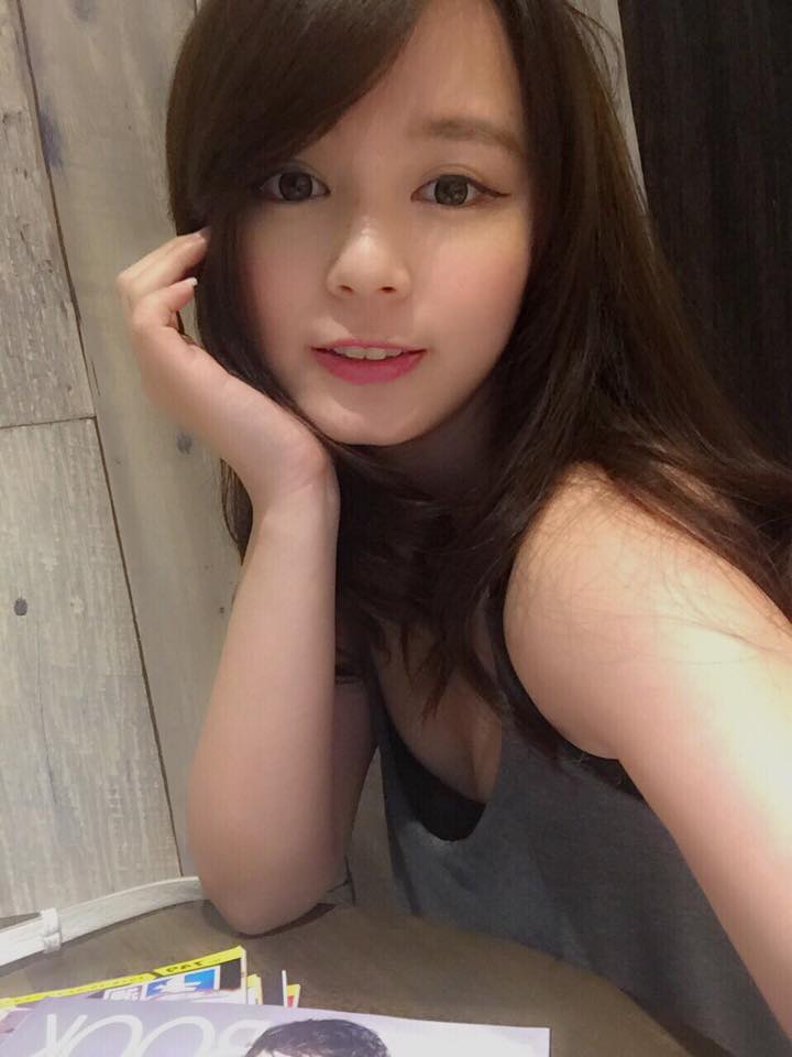 台湾showgirl甜心小亚 养眼妹子私房照