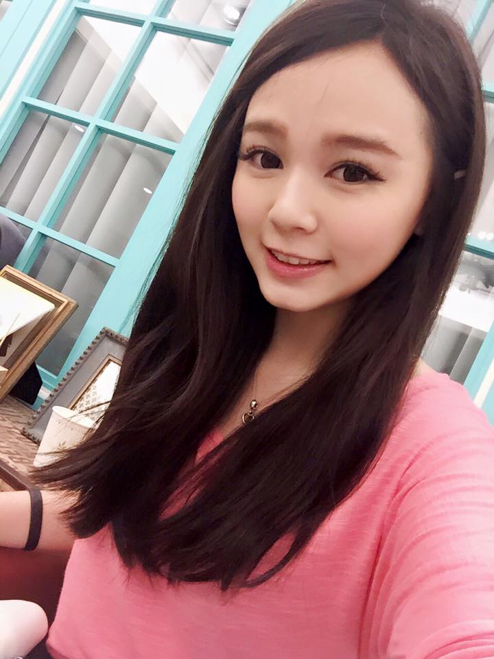 台湾showgirl甜心小亚 养眼妹子私房照