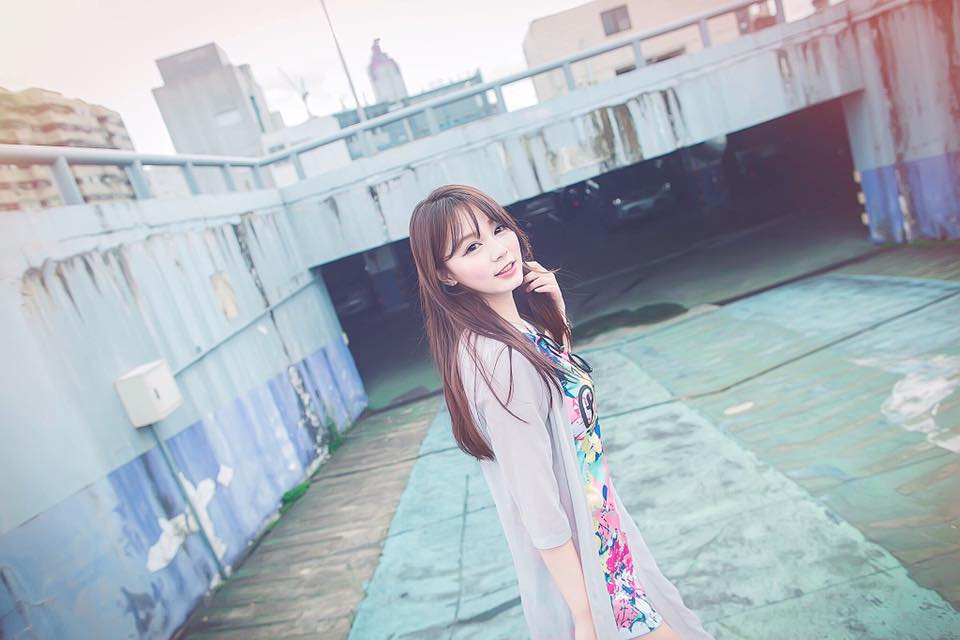 台湾showgirl甜心小亚 养眼妹子私房照