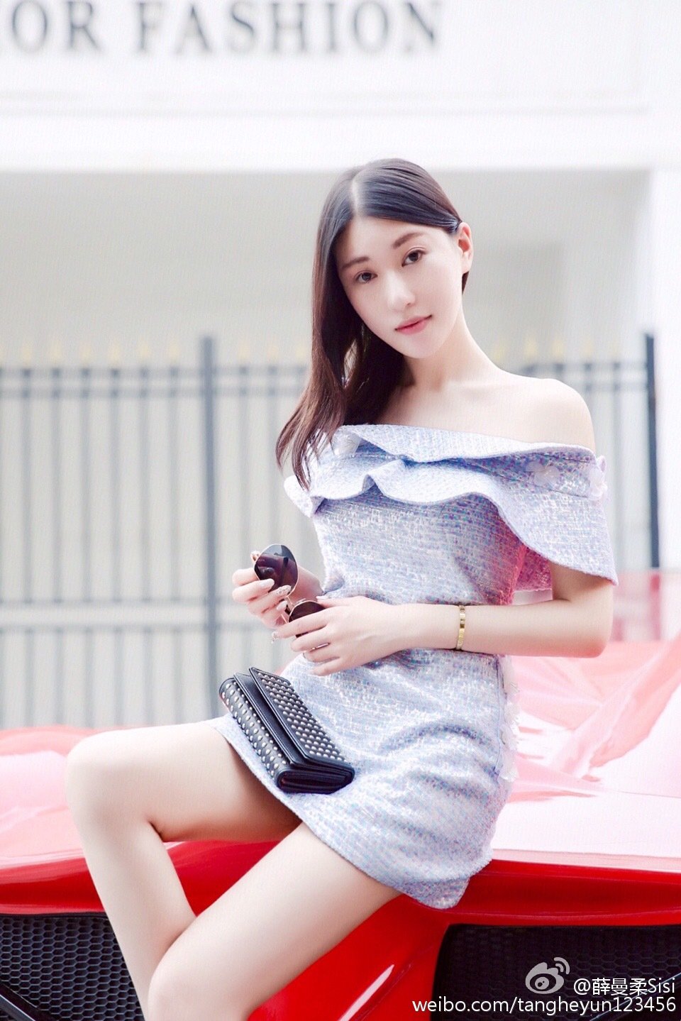 美人模特薛曼柔 俏皮微博私房照