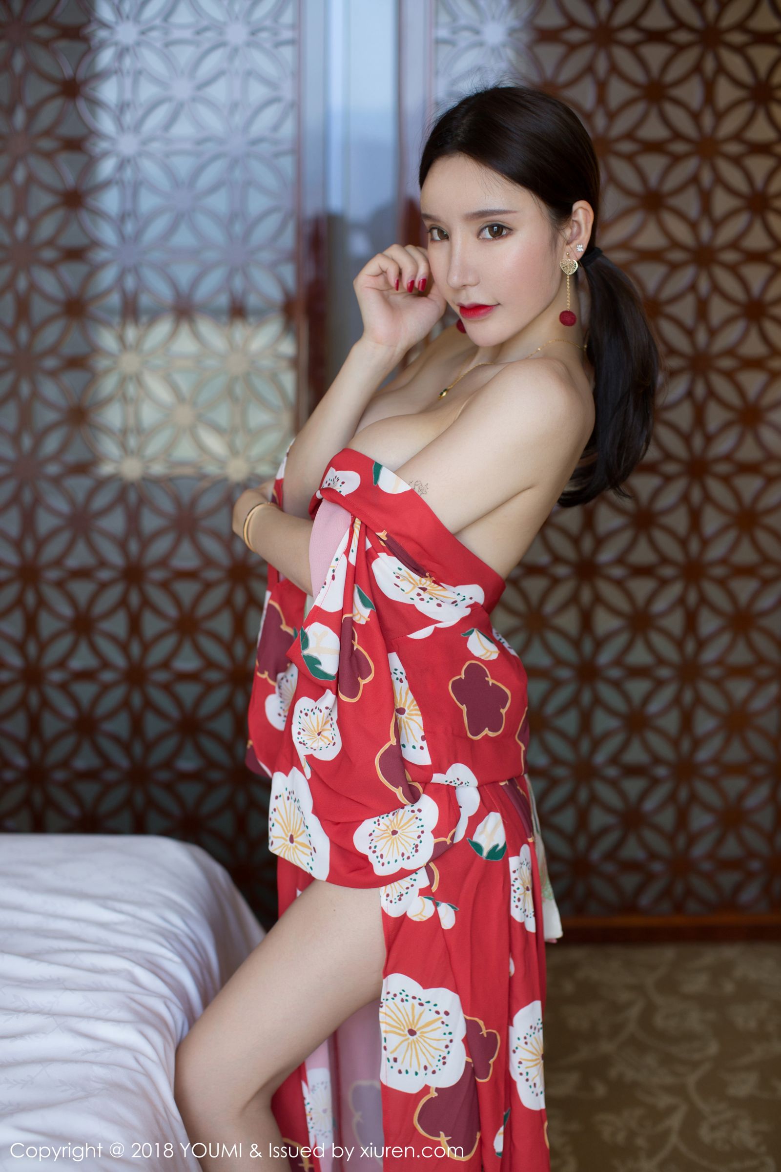 性感女神周于希 鲜红和服如雪肌肤