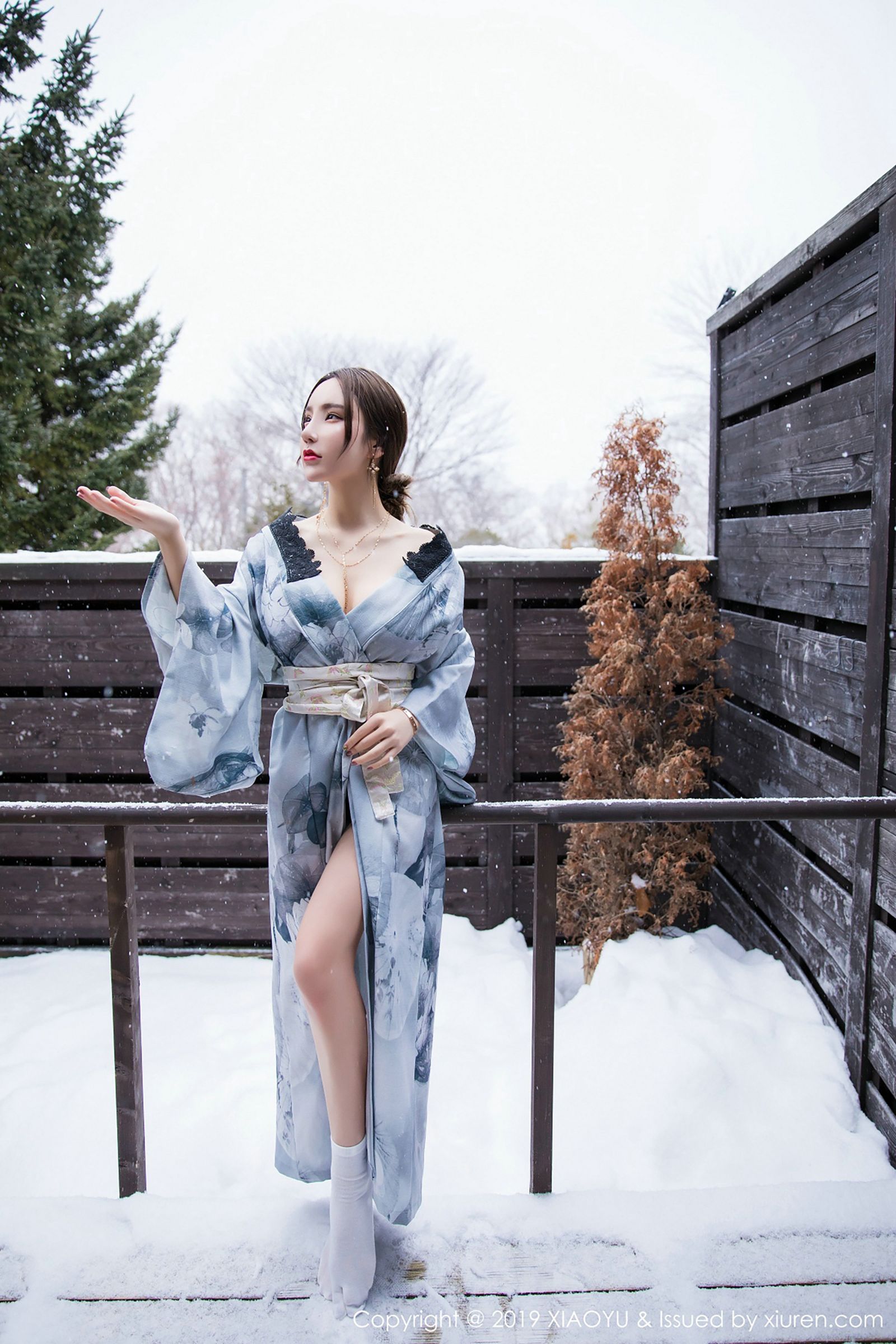 性感女神周于希 雪中佳人娇容绝尘
