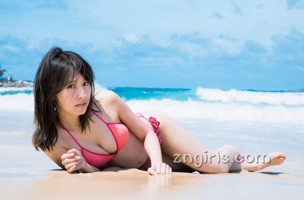 端正美少女望月リカ 杂志写真初登场