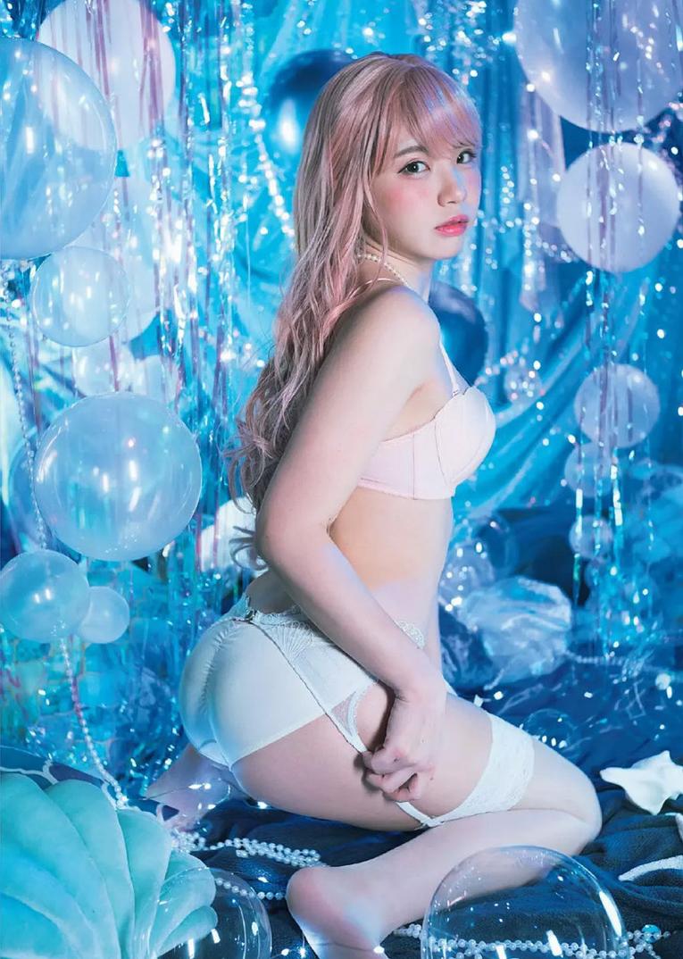 えなこ, Enako - Weekly Playboy, Young Gangan, Young Jump, 2019