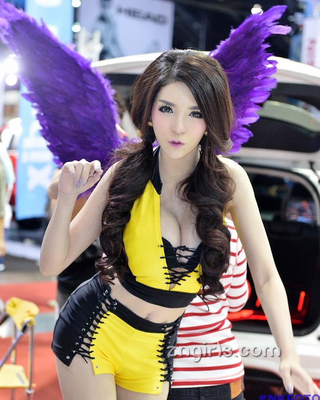 泰国迷人车模Janet 香艳私房美照