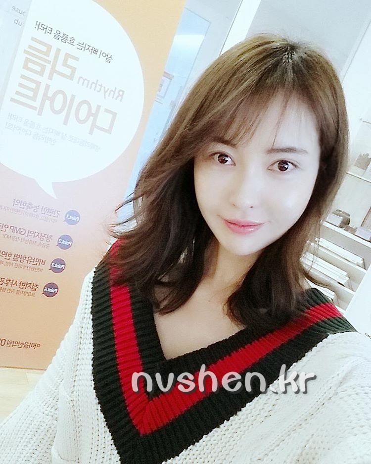 气质御姐车模강유이 年龄越大越有魅力