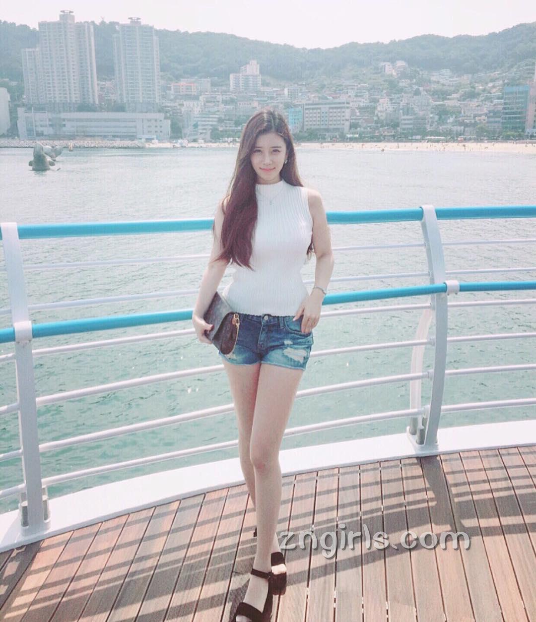 韩国九头身美女Jin Yeyoung 黄金比例的大长腿
