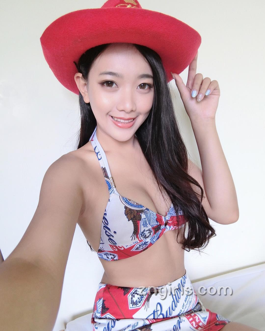 「完美天菜」萱萱Iris 赏心悦目的标准正妹