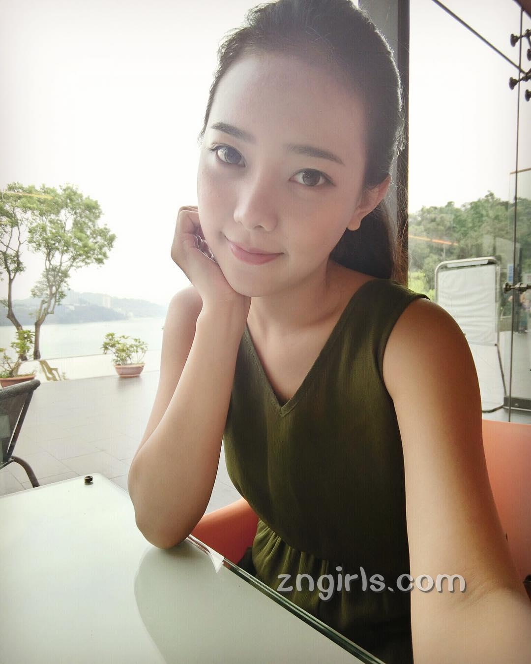 「完美天菜」萱萱Iris 赏心悦目的标准正妹