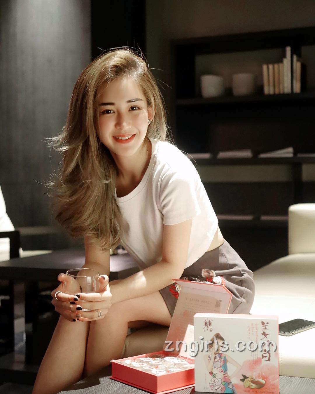 槟城女神Chloe Leong,极品高颜值私房照