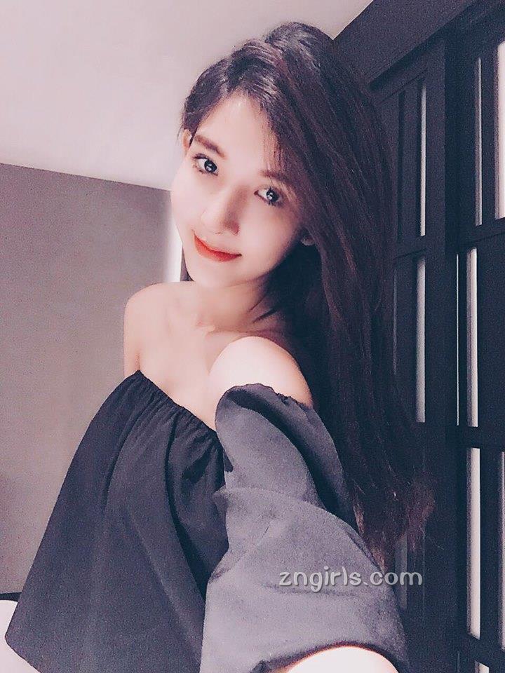 越南正妹Bùi Ngọc 混血五官精致而脱俗
