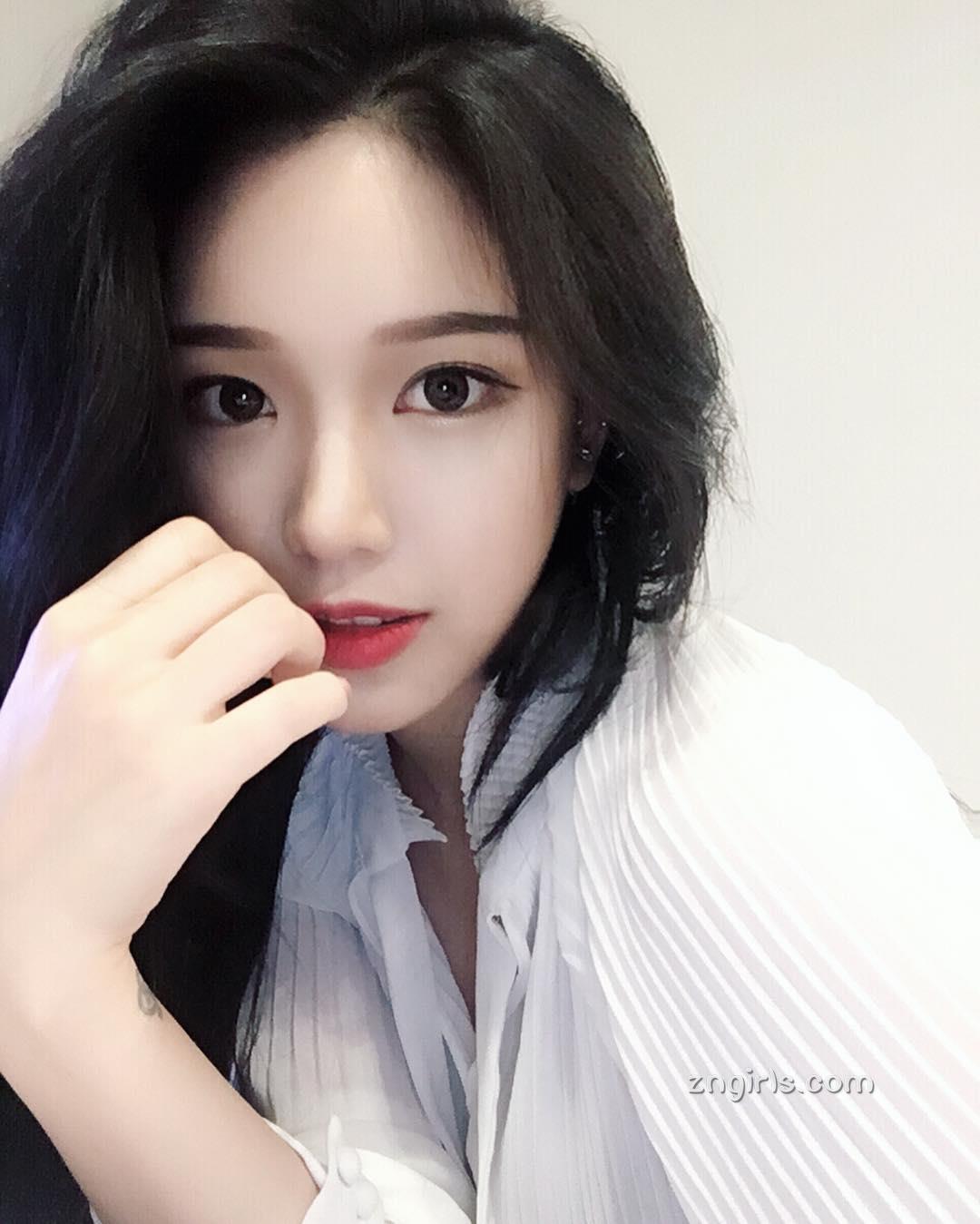 韩国自由麻豆李诗雅 清纯性感兼备的美人儿