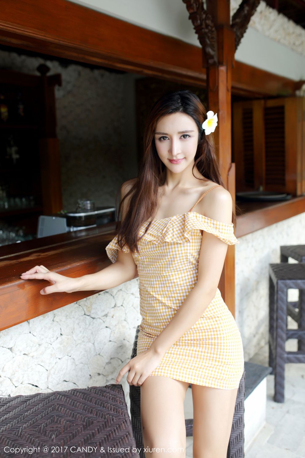 异域美人伊莉娜 沙滩粉红比基尼
