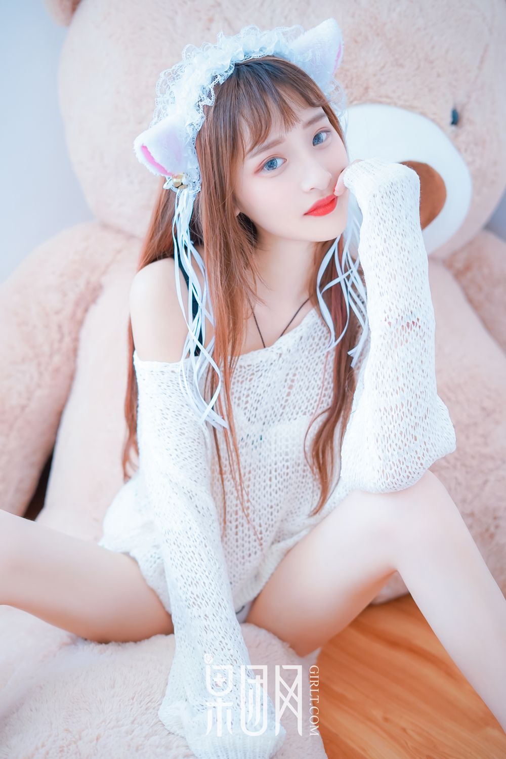 青春少女露香肩美背 little贝壳大玩cosplay
