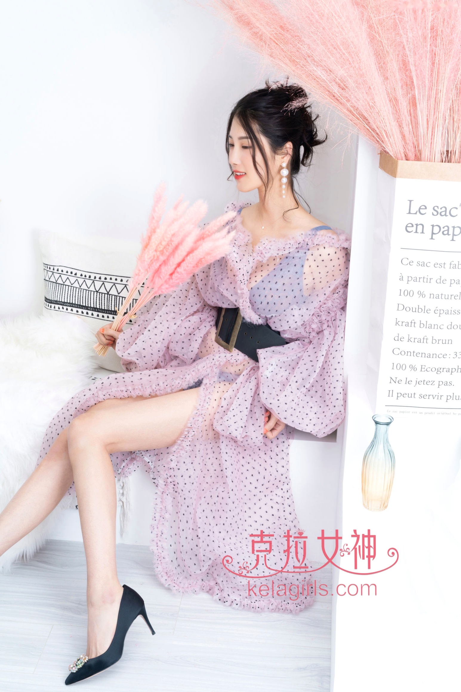 KelaGirls克拉女神-2020.10.14-王睿-私房写真,唯美波点透视裙,气质优雅足控福利,赤脚红尖拍摄