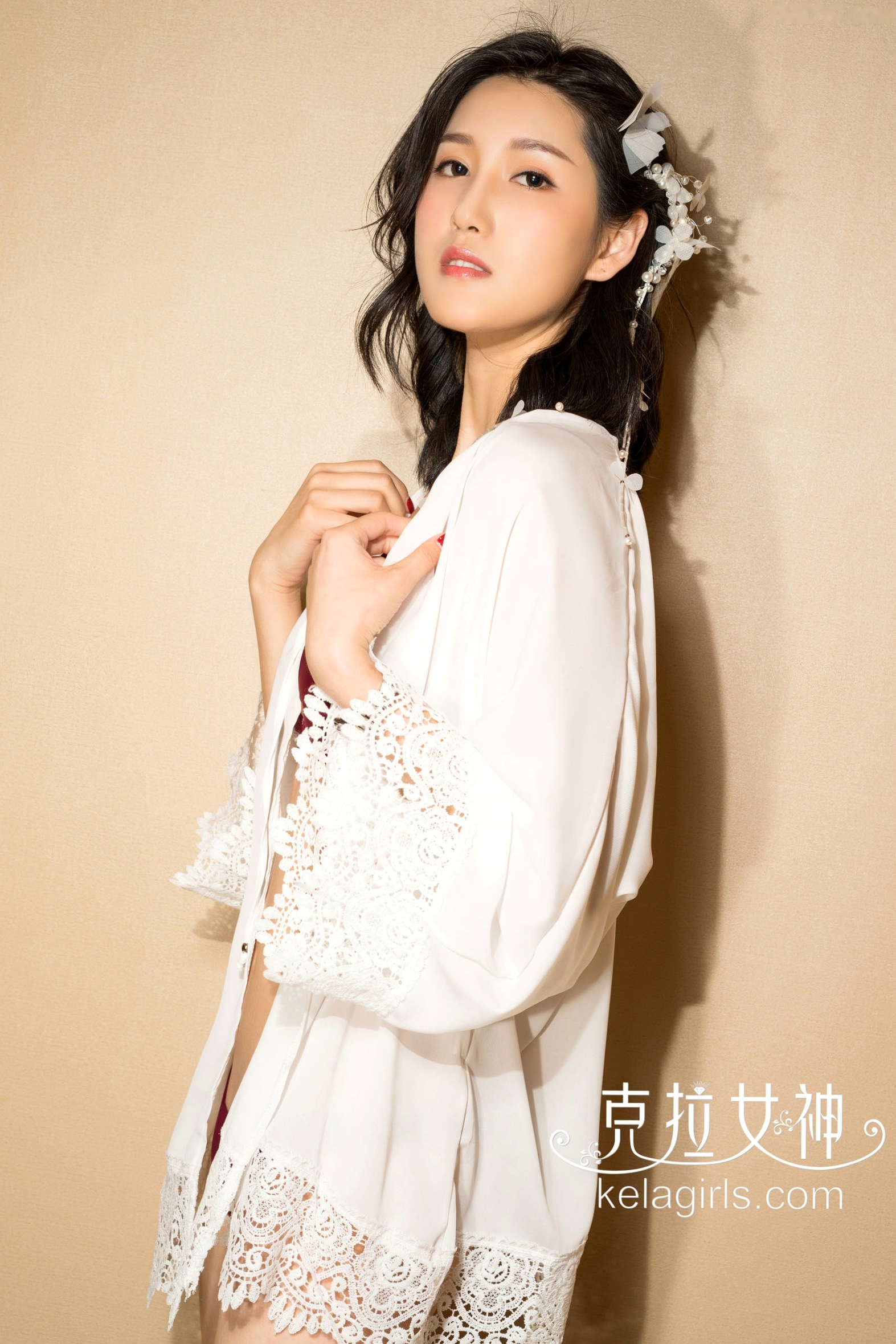 KelaGirls克拉女神-2018.05.21-王睿-清凉一夏:室内私房比基尼搭蕾丝罩衫写真
