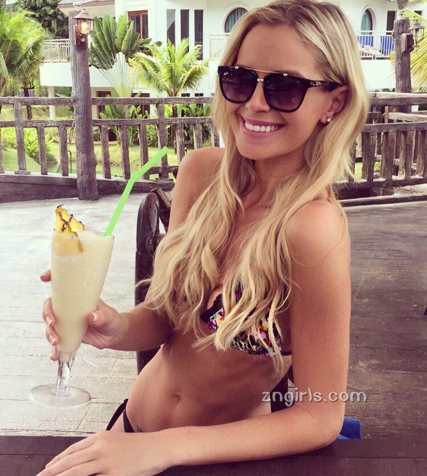 辣妹Katy Johnson是个心也美的动保妹子