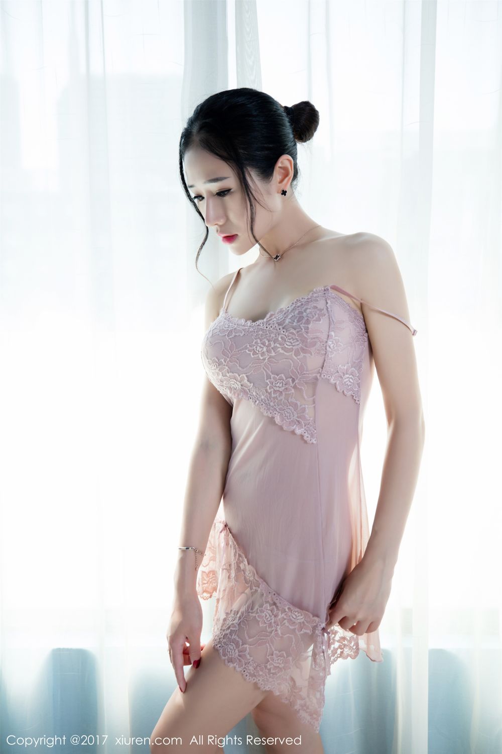 小杨幂馨怡性感写真 半透睡衣娇躯一览无遗