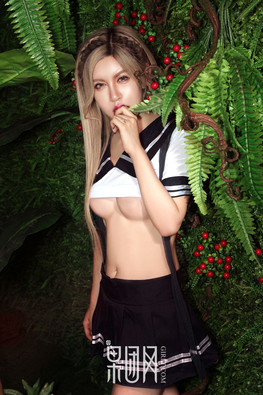 金发碧眼混血张琳熙 欲遮还休喷血的女仆