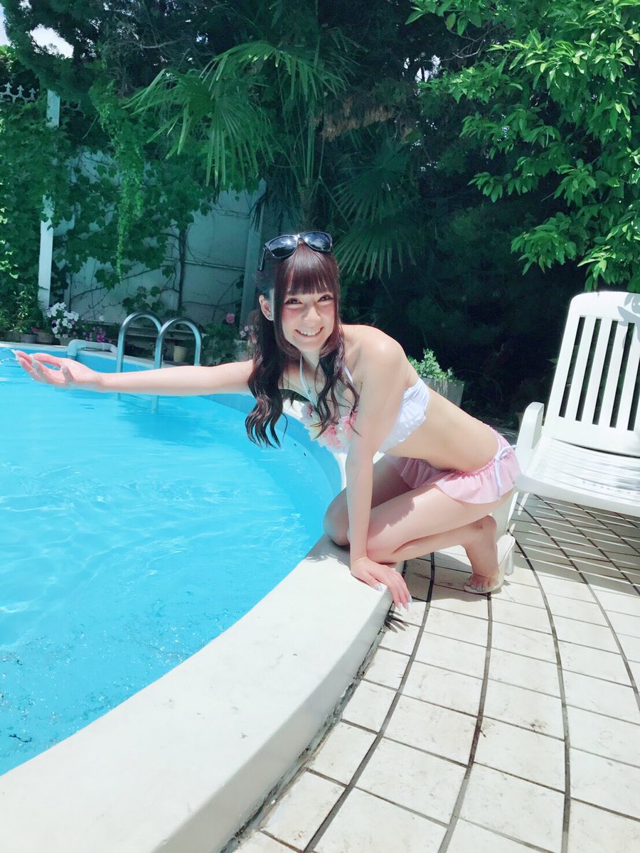 赛车皇后堀尾实咲 集美貌与灵气与于一身