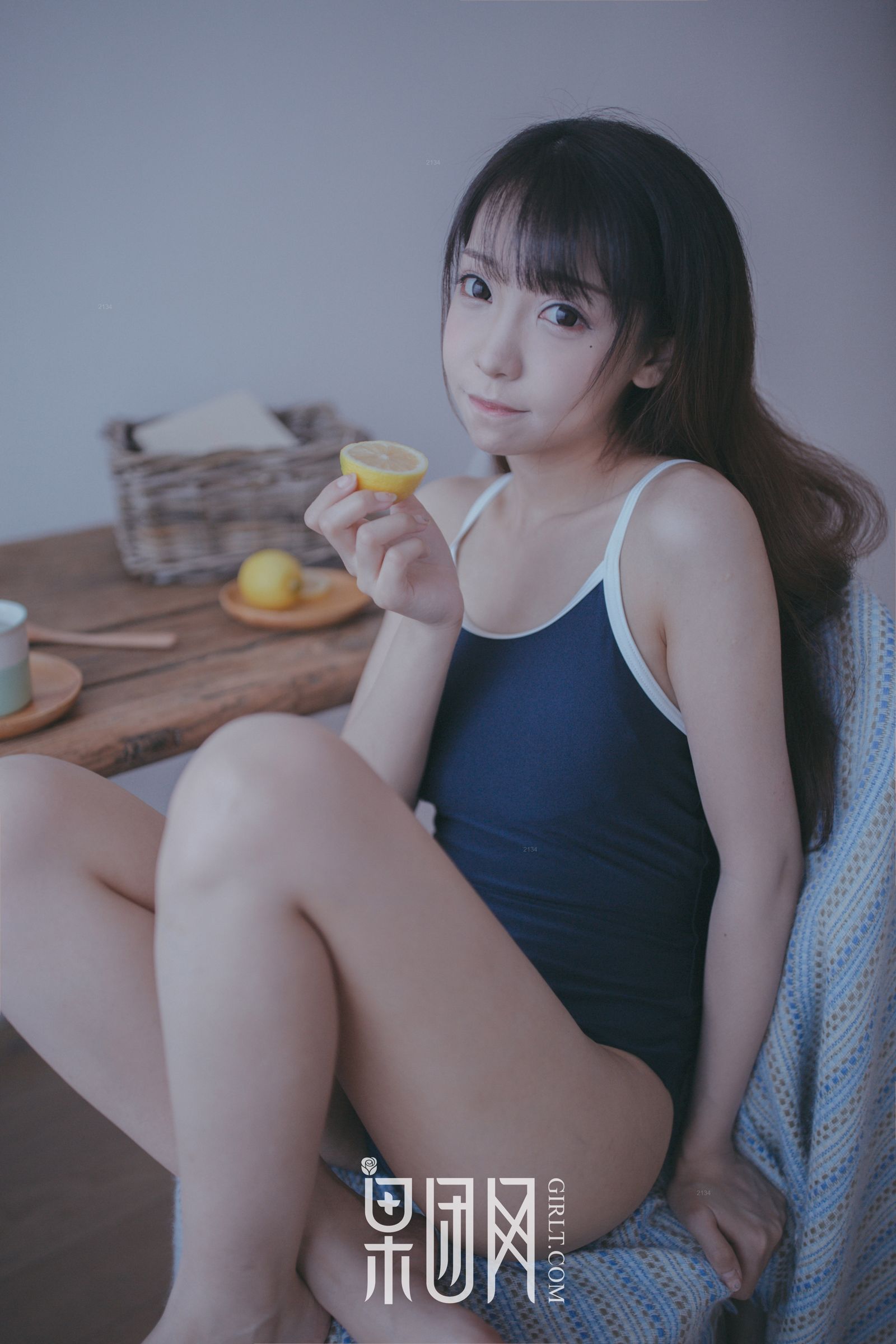邻家小妹水花花陪你吃早餐!